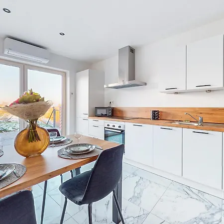 Vakantiehuis 2 Bedroom Stunning Home In Charnois *
