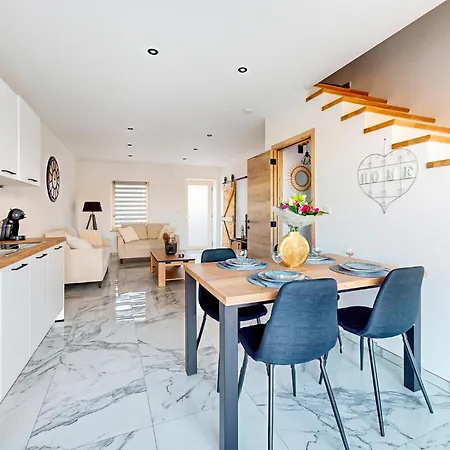 Vakantiehuis 2 Bedroom Stunning Home In Charnois